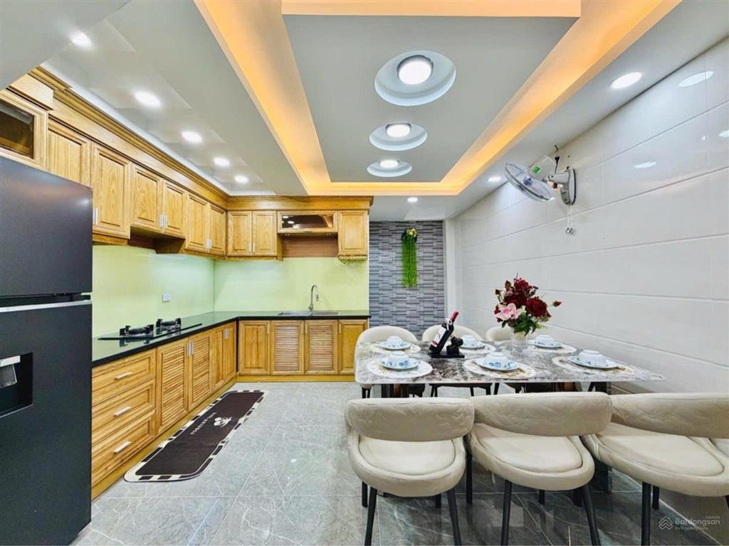 Bán nhà 5 tầng hẻm xe hơi, ngang 4m dài 15m, giá 7.79 tỷ