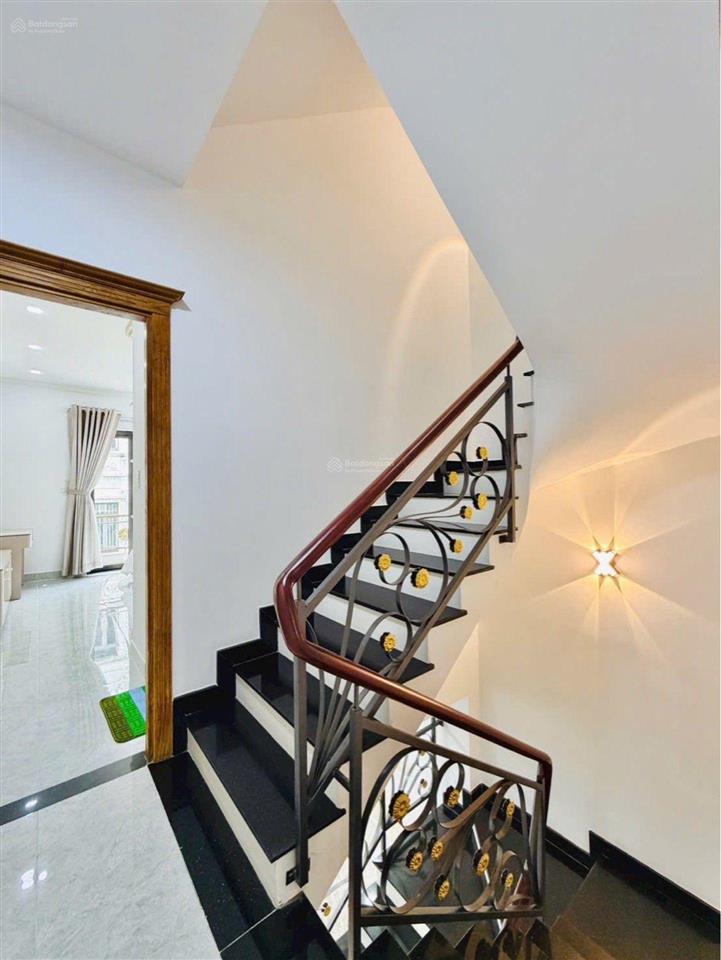 Bán nhà 5 tầng hẻm xe hơi, ngang 4m dài 15m, giá 7.79 tỷ