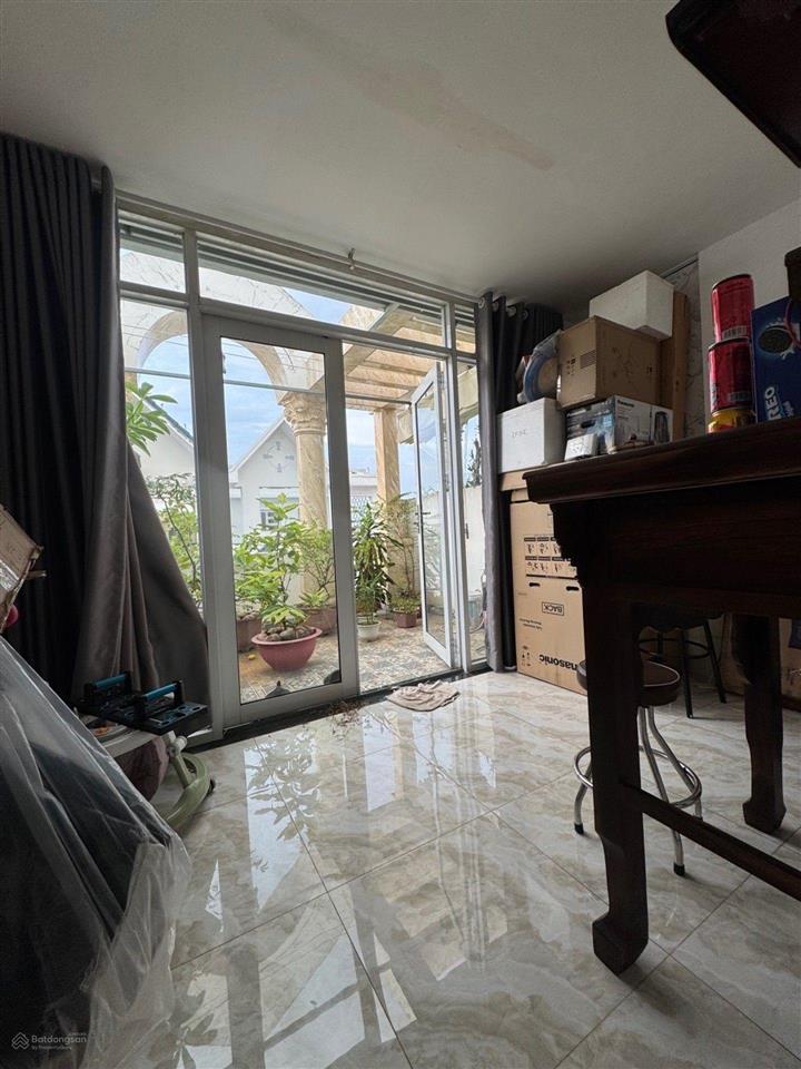 Bán nhà 5 lầu phường 12 giá 6t9