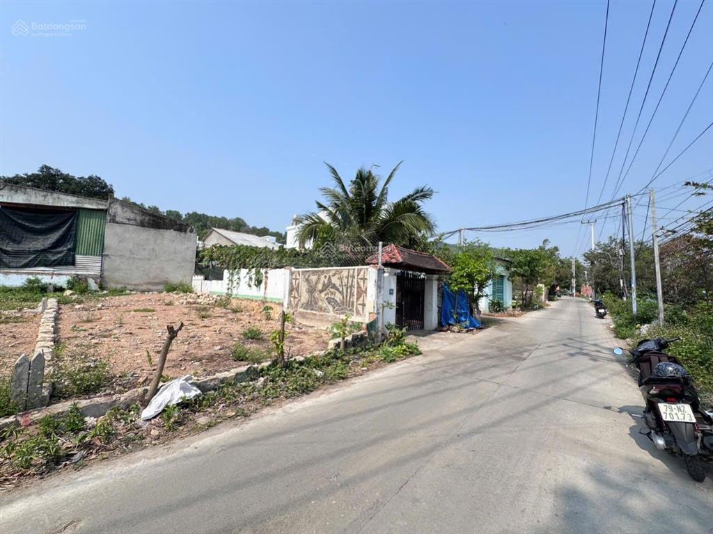 Bán đất ở đô thị đường trạm điện rộng 7m  hòn nghê 2 phường tây nha trang.