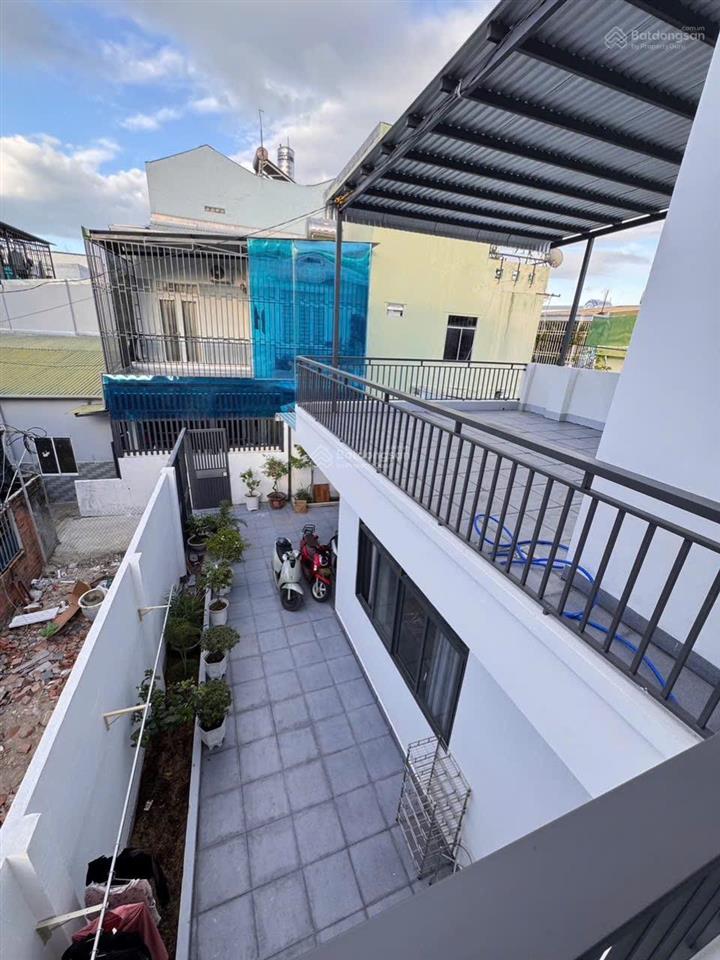 Bán nhà vườn 2 tầng nghỉ dưỡng cách biển trần phú chỉ 200m. bên hông bệnh viện vinmec. dt 142m2