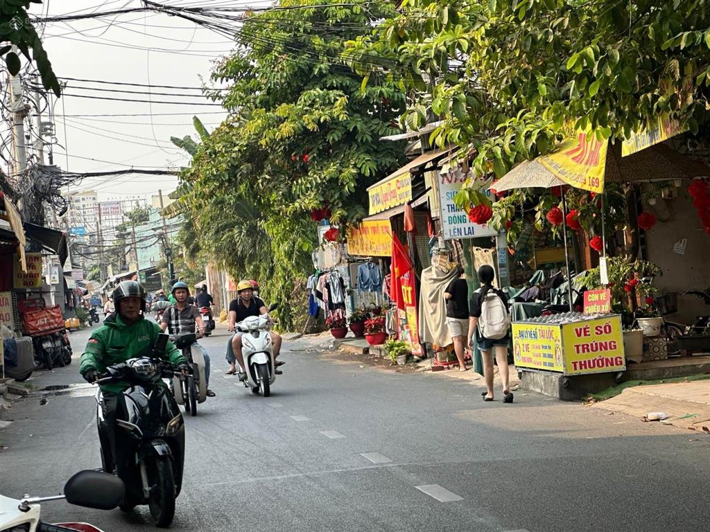 Bán nhà mặt phố tại đông hưng thuận, giá cực chất 8,9 tỷ, 170m2