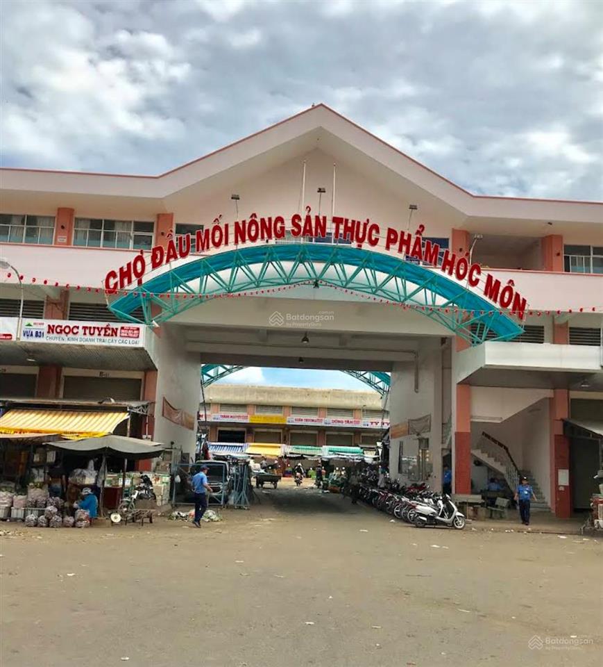 Bán nhà mặt phố đẹp, nhiều tiện ích tại ngay chợ đầu mối, 8,9 tỷ, 120m2