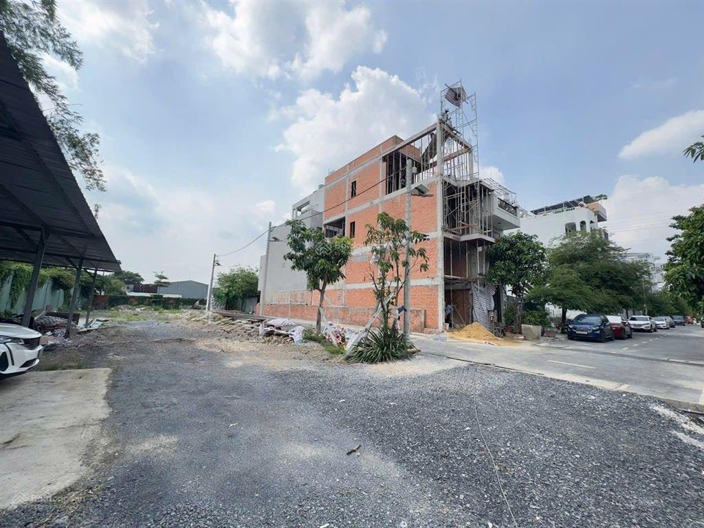 Đất trống khu compound đồng bộ q12  xây dựng 5 tầng  hẻm nhựa 10m