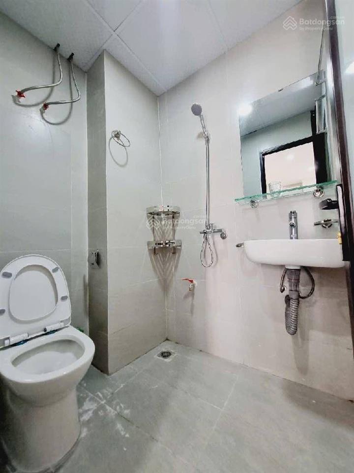 Tòa ccmn cao cấp hoàng văn thái , dt 70m2 x 6 tầng full nội thất , mt 5m , dòng tiền 1.2 tỷ/ năm