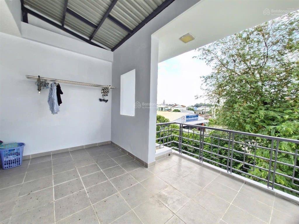 Nhà đẹp full nội thất, mt đường xe tải thông, gần bệnh viện thủ đức