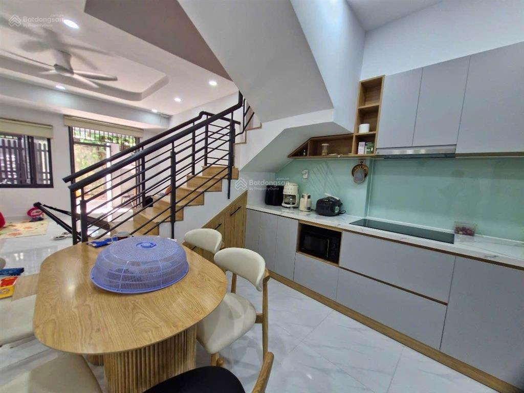Nhà đẹp full nội thất, mt đường xe tải thông, gần bệnh viện thủ đức