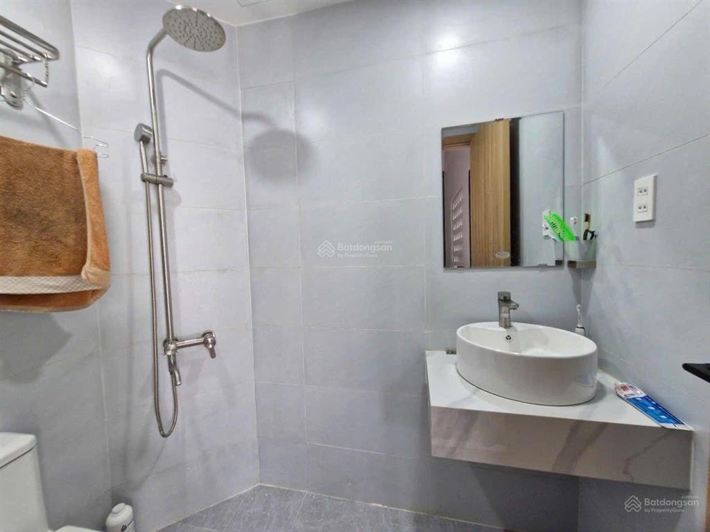 Nhà đẹp full nội thất, mt đường xe tải thông, gần bệnh viện thủ đức