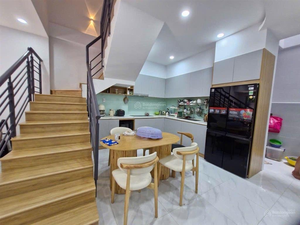 Nhà đẹp full nội thất, mt đường xe tải thông, gần bệnh viện thủ đức