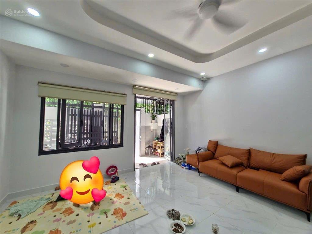 Nhà đẹp full nội thất, mt đường xe tải thông, gần bệnh viện thủ đức