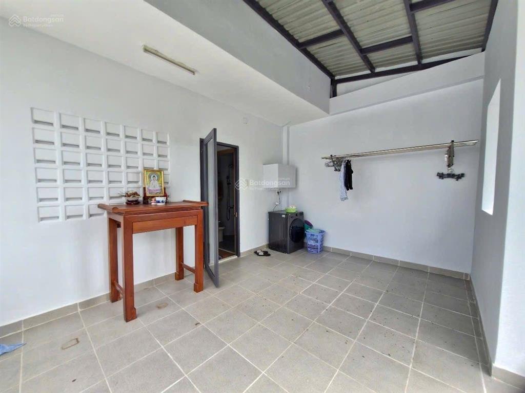 Nhà đẹp full nội thất, mt đường xe tải thông, gần bệnh viện thủ đức