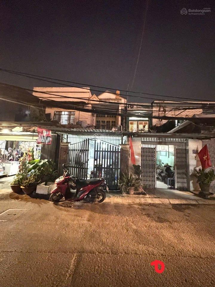 Nhà mtkd đường kha vạn cân, gần gigamall, sát đường phạm văn đồng