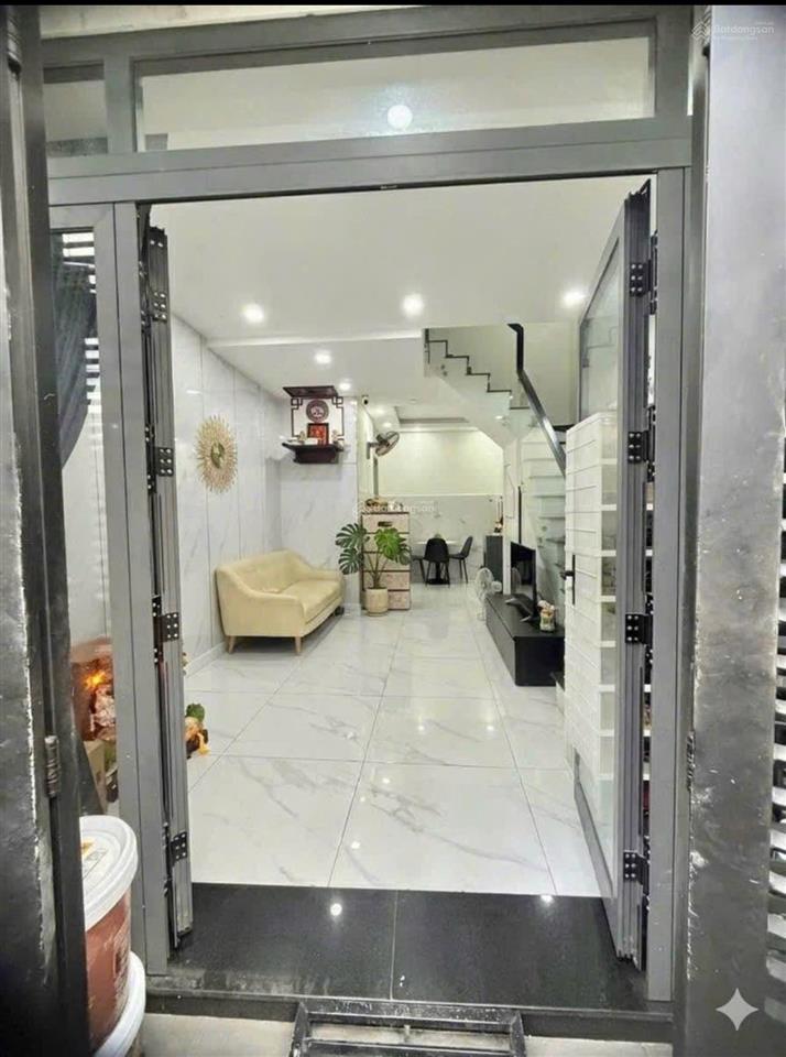Nhà đẹp  dọn vào ở ngay  không cần sửa chữa  gần chợ tân định, dt 38m2, đường trần quý khoách