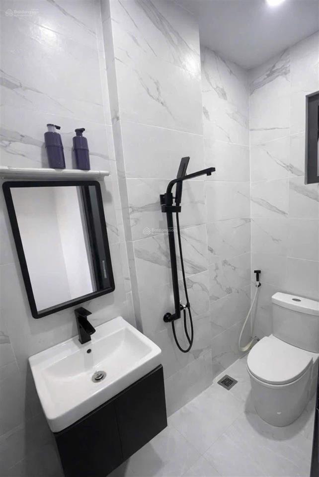 Nhà đẹp  dọn vào ở ngay  không cần sửa chữa  gần chợ tân định, dt 38m2, đường trần quý khoách
