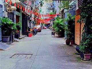 Bán nhà riêng ngay gần chợ bà chiểu. khu an ninh yên tĩnh. sổ hồng riêng. công chứng trong ngày