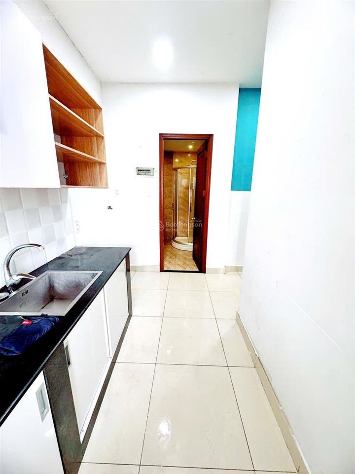 Phòng ngủ tách bếp, ban công giá rẻ, ô tô đậu cửa