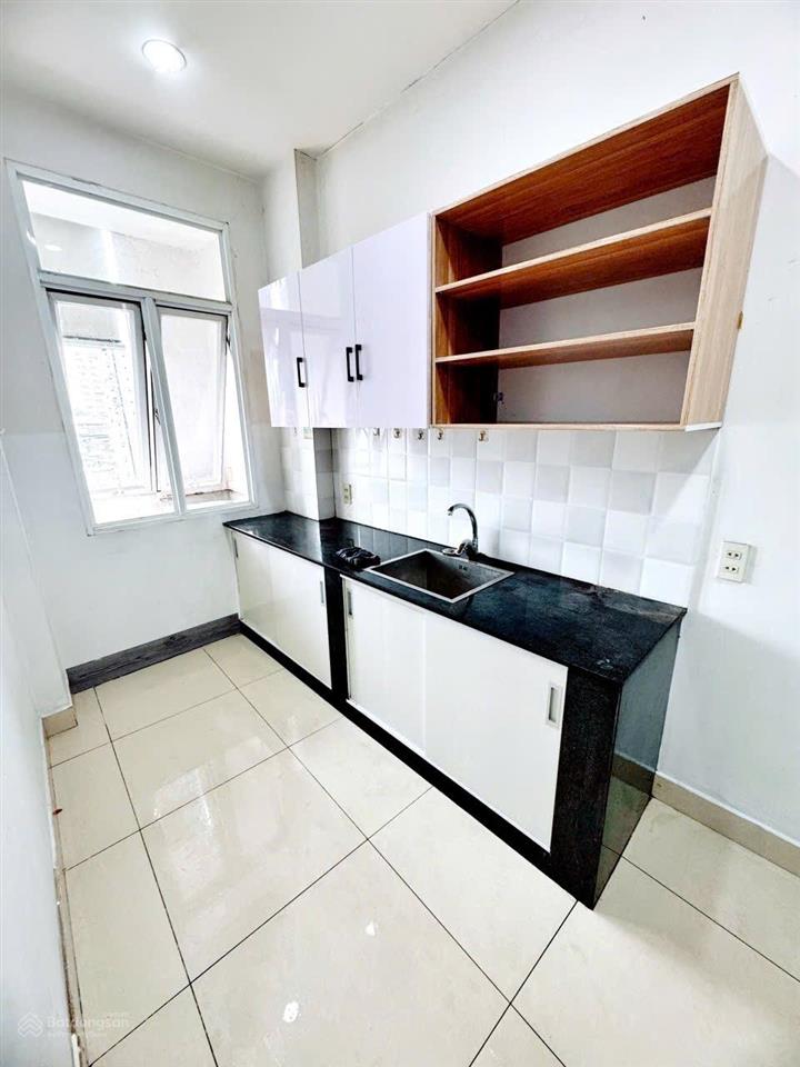 Phòng ngủ tách bếp, ban công giá rẻ, ô tô đậu cửa