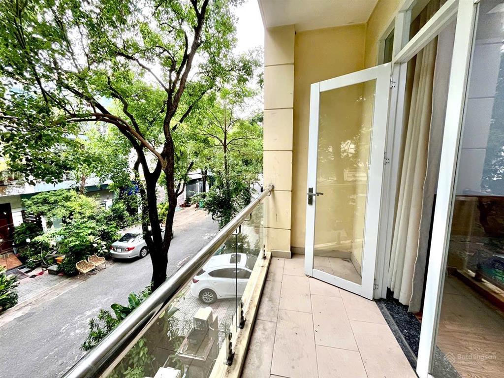 Phòng ban công diện tích rộng khu dân cư sadeco