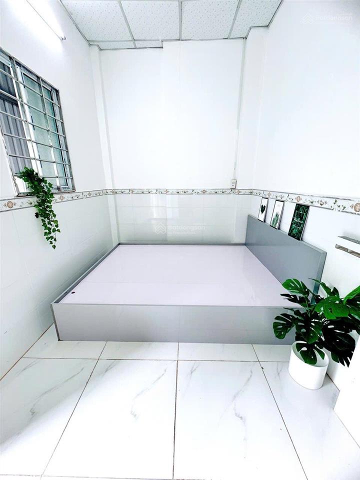 Phòng ngủ tách bếp  ô tô đậu cửa phía sau vincom trần trọng cung