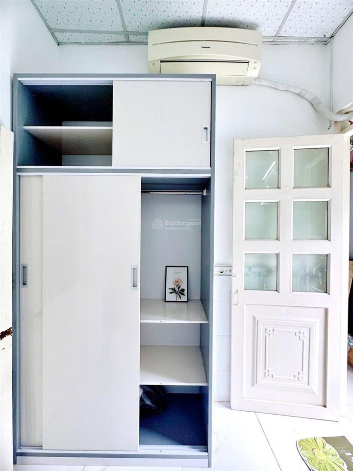 Phòng ngủ tách bếp  ô tô đậu cửa phía sau vincom trần trọng cung