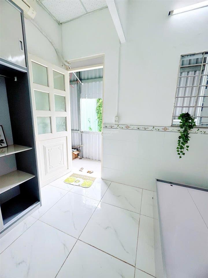 Phòng ngủ tách bếp  ô tô đậu cửa phía sau vincom trần trọng cung