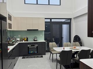 Định cư bán gấp nhà mới xây 5 tầng, thang máy, 4.6x 19m, hxh ngay uỷ ban gv, giá chỉ 12. x tỷ