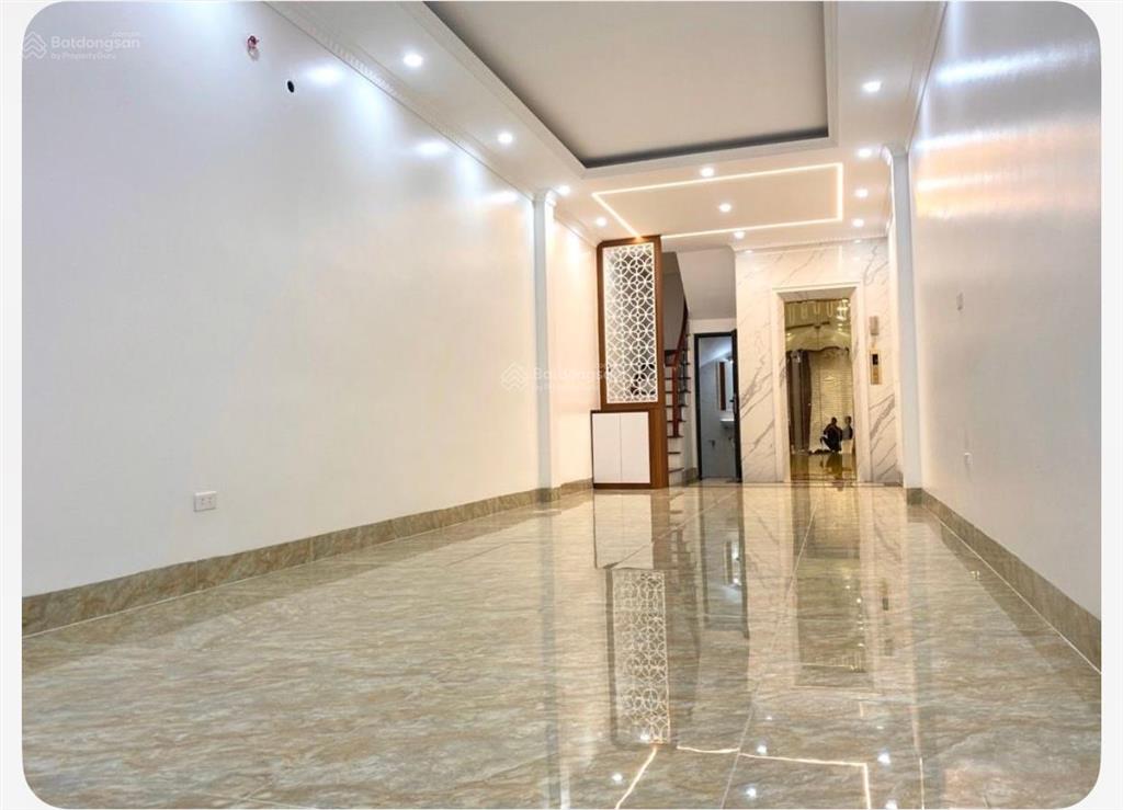 Bán gấp nhà 5 tầng thang máy đại mỗ, dt 39m2, giá 6.2 tỷ, ô tô vf3 đỗ cửa, nhà mới full nội thất