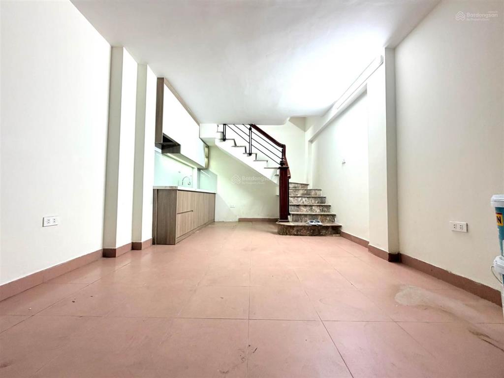 Bán nhà khuất duy tiến 6 tầng ngõ rộng giá 8 tỷ