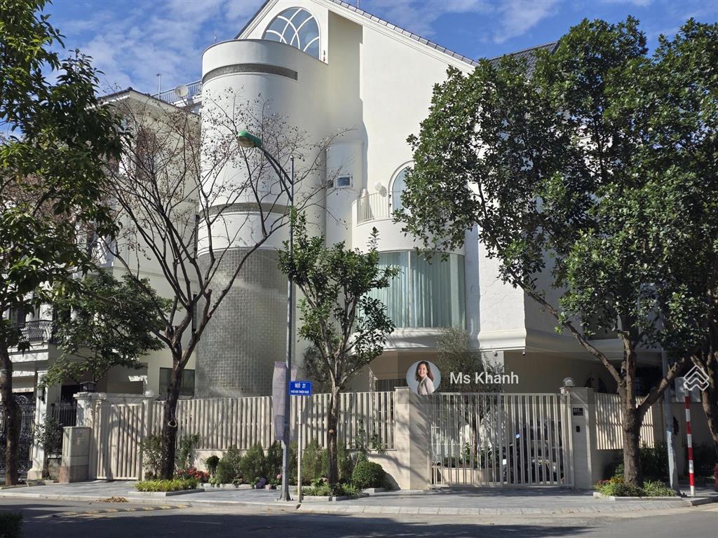 Biệt thự việt hưng, long biên vị trí trung tâm 245m2, mt 15m, giá 75 tỷ