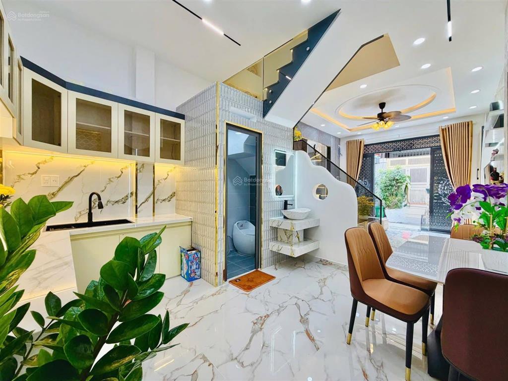 Bán nhà lô góc 2 tầng ngay hương lộ 2  lê văn quới, 60m2, hxh 7m thông, giá chỉ nhỉnh 4 tỷ