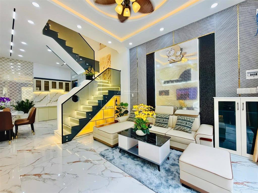 Bán nhà lô góc 2 tầng ngay hương lộ 2  lê văn quới, 60m2, hxh 7m thông, giá chỉ nhỉnh 4 tỷ