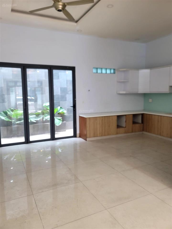 Nhà bán diện tích 84m2 6x14m, 4 tầng, giá hơn 8 đồng