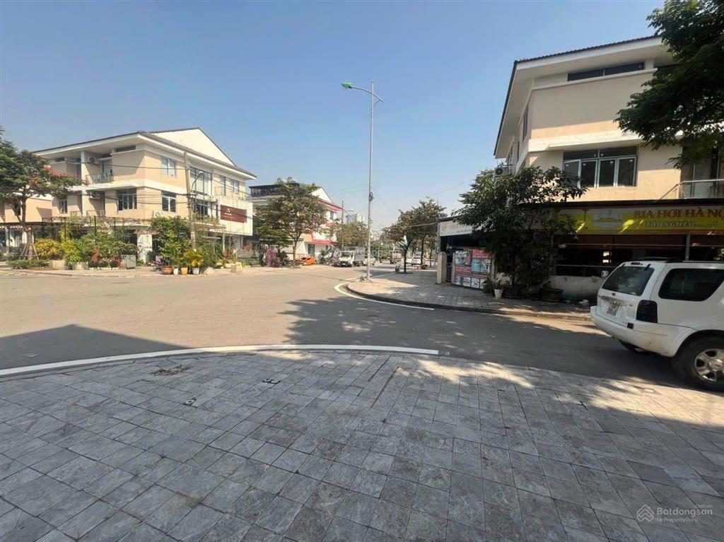 Biệt thự lô góc 236m2 mặt tiền 30m giá 50 tỷ hà đông.