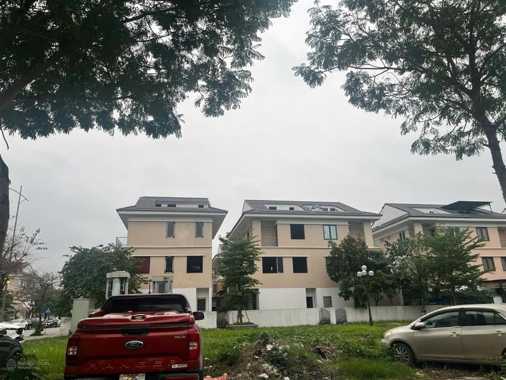 Biệt thự lô góc 236m2 mặt tiền 30m giá 50 tỷ hà đông.
