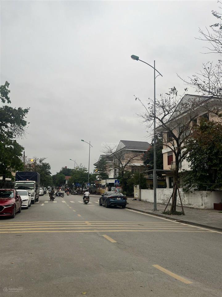 Biệt thự lô góc 236m2 mặt tiền 30m giá 50 tỷ hà đông.