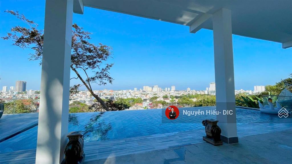 Cho thuê villa hồ bơi vô cực vũng tàu 6 phòng ngủ. giá 50 triệu/tháng  mr. hiếu dic