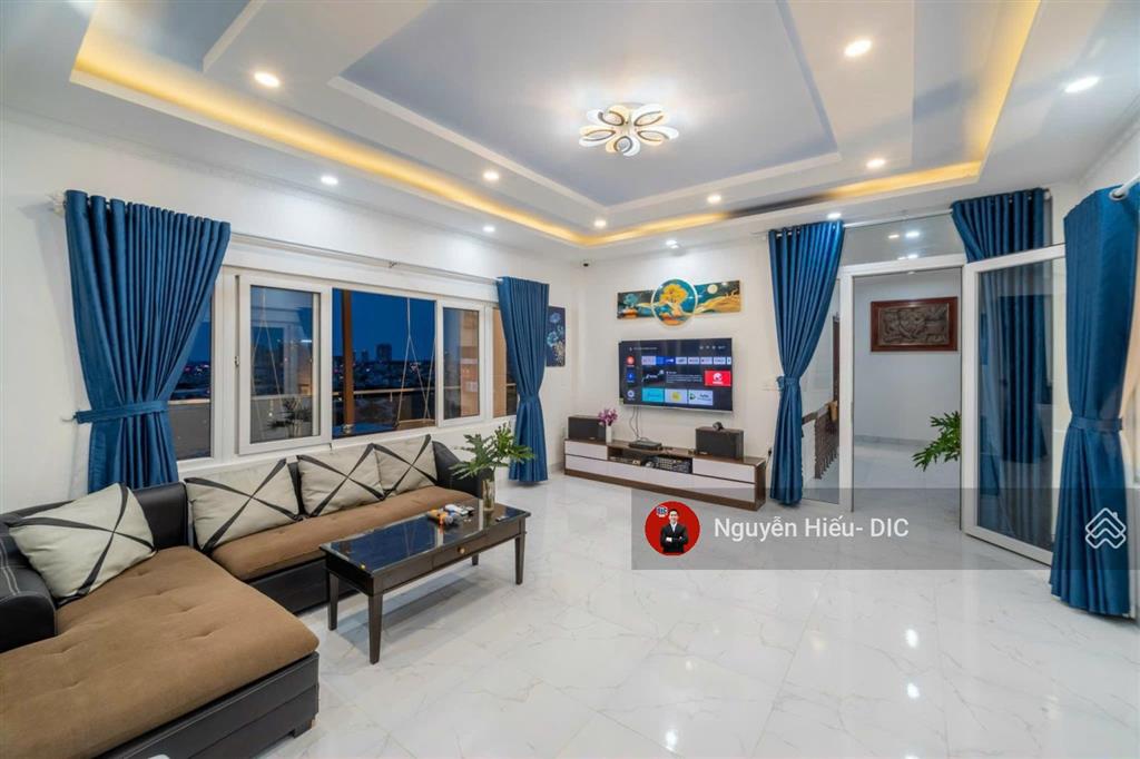 Cho thuê villa hồ bơi vô cực vũng tàu 6 phòng ngủ. giá 50 triệu/tháng  mr. hiếu dic