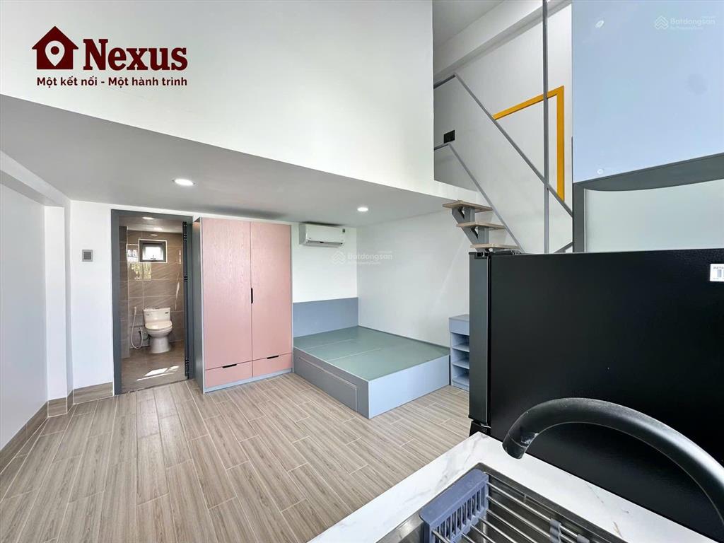 Cho thuê căn hộ duplex hai không gian ngủ ban công full nội thất ngay mặt tiền phạm văn bạch