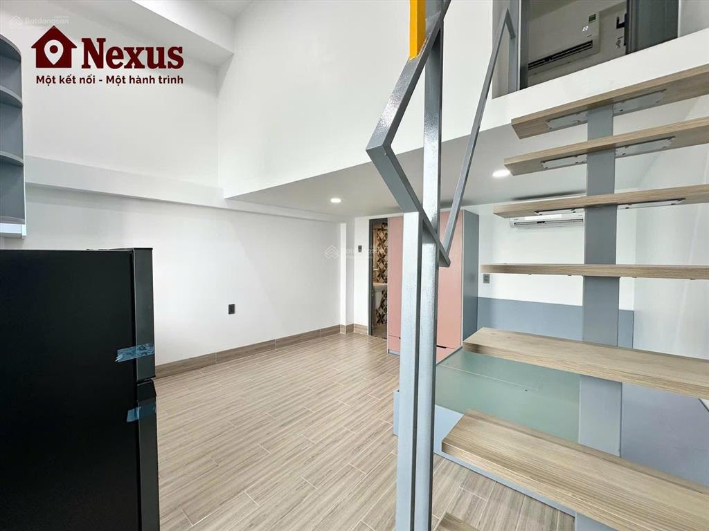 Cho thuê căn hộ duplex hai không gian ngủ ban công full nội thất ngay mặt tiền phạm văn bạch