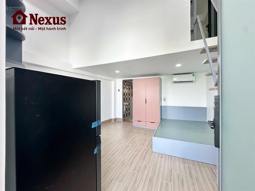 Cho thuê căn hộ duplex hai không gian ngủ ban công full nội thất ngay mặt tiền phạm văn bạch