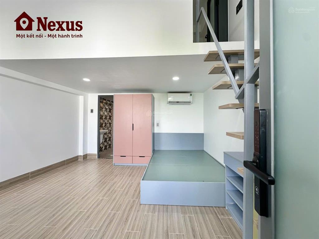 Cho thuê căn hộ duplex hai không gian ngủ ban công full nội thất ngay mặt tiền phạm văn bạch
