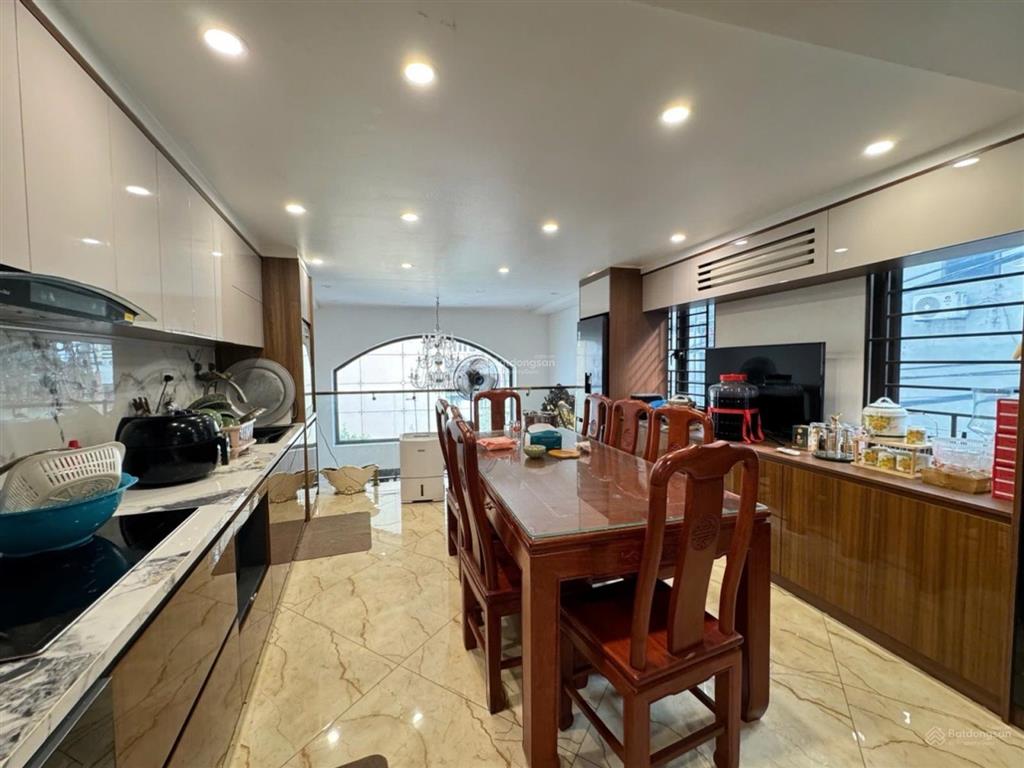 Duplex 6t long lanh, phân lô nguyễn sơnmt 5m, thang máy, mặt ngõ thông ô tô tải tránh, gara ô tô 7