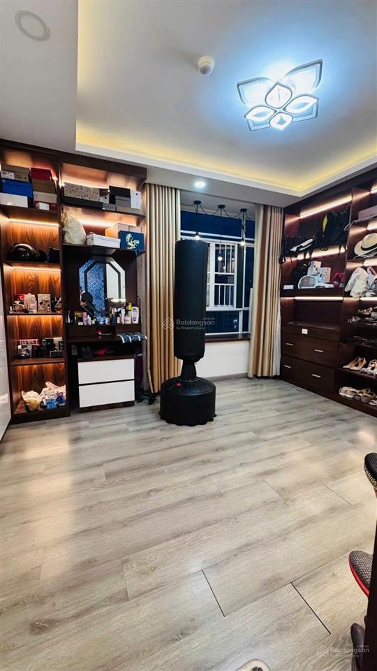 Bán căn hộ chánh hưng  giai việt, 3pn 146m2. full nội thất đẹp 7,4 tỷ all in.
