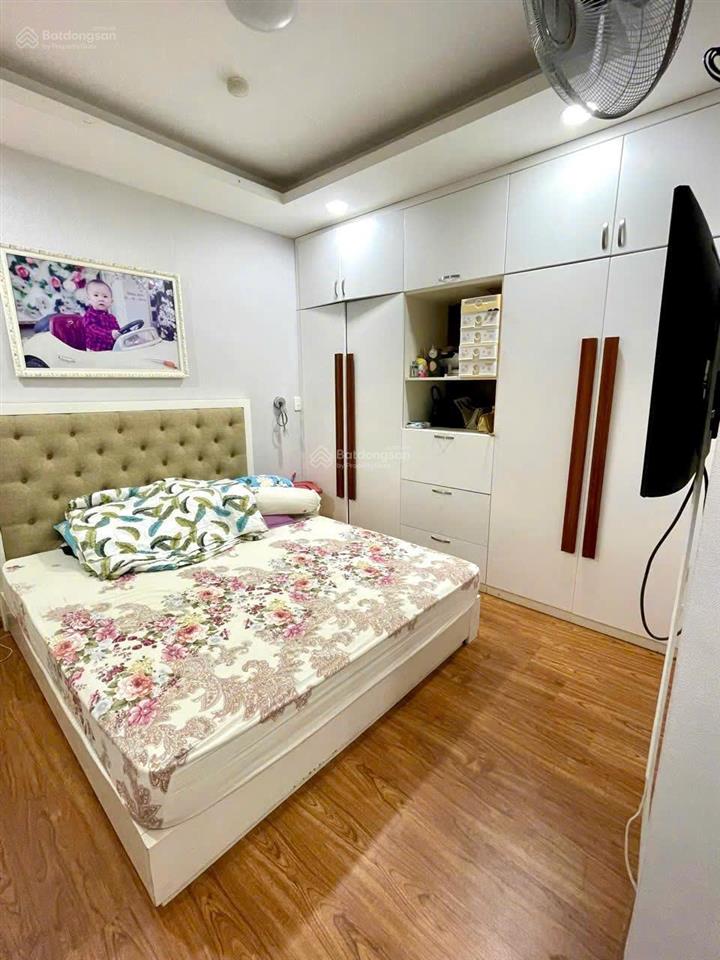 Chị chủ nhờ bán central plaza  2pn, 71m2, giá chỉ 6,4 tỷ