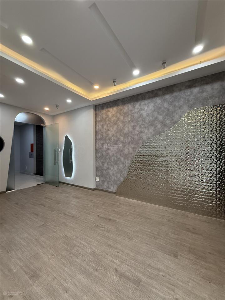 Cho thuê tòa nhà tại hoàng trọng mậu, 79 triệu, 100m2, 8pn