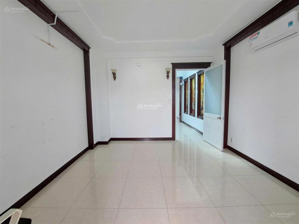 Cho thuê np 6pn, 5wc, 268m2, giá tốt tại bùi tá hán, q2, hcm