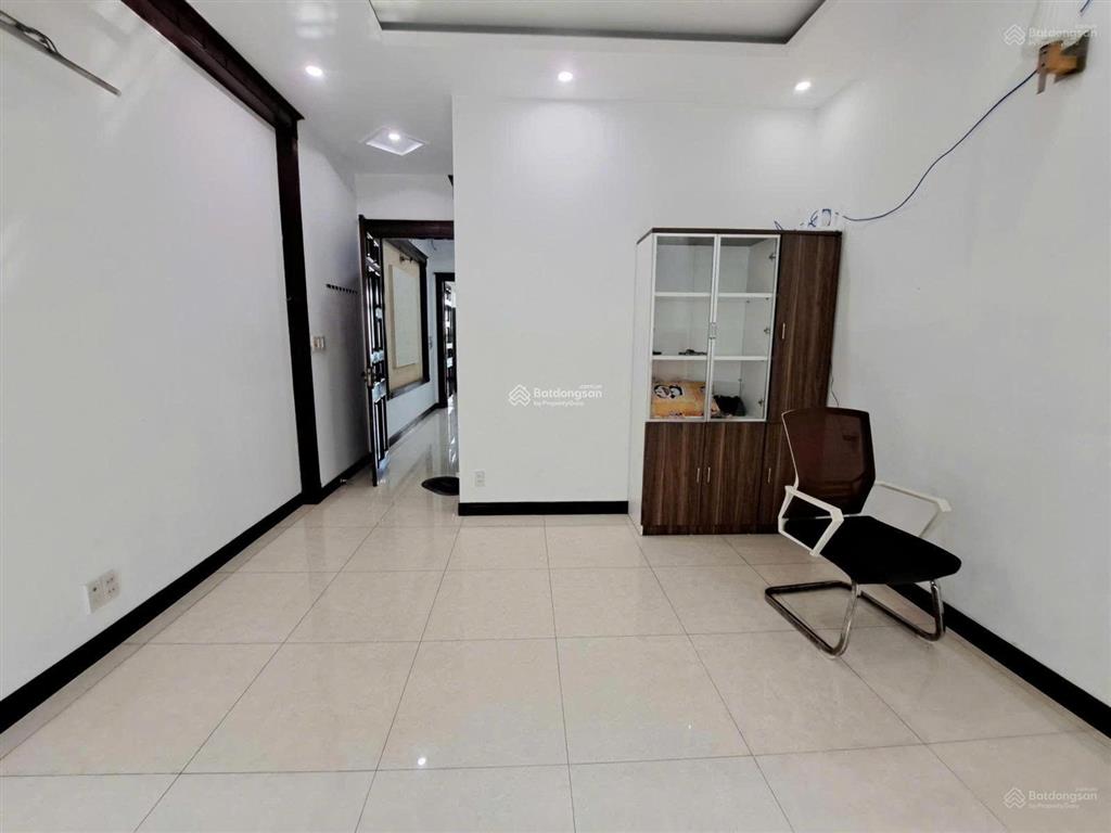 Cho thuê np 6pn, 5wc, 268m2, giá tốt tại bùi tá hán, q2, hcm