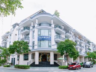 Cho thuê tòa góc 2 mt vạn phúc city  view công viên, hầm xe, thang máy, full nội thất vào làm ngay