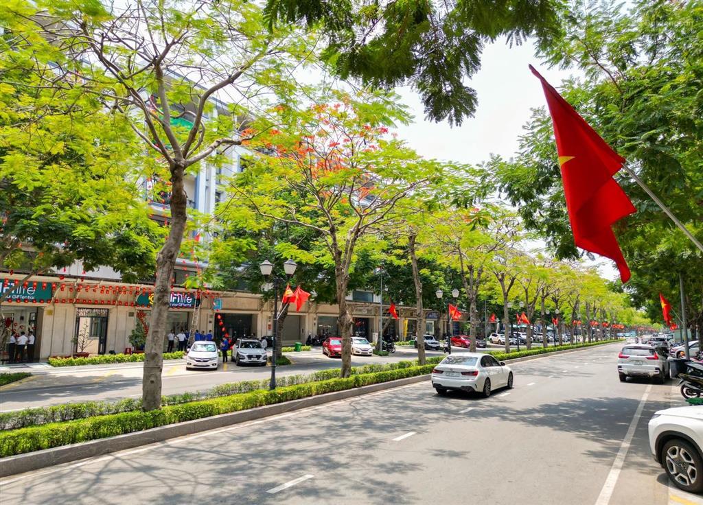 Cho thuê tòa góc 2 mt vạn phúc city  view công viên, hầm xe, thang máy, full nội thất vào làm ngay