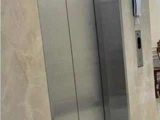 Cho thuê nhà, THANG MÁY, 158m2- 4,5T, Trần Quốc Hoàn, Phạm Tuấn Tài